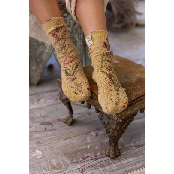 Magnolia Pearl Floral Embroidered Knit Socks Yellow Boho Artisan NWT - Picture 2 of 4